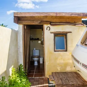  Apartment Caravan