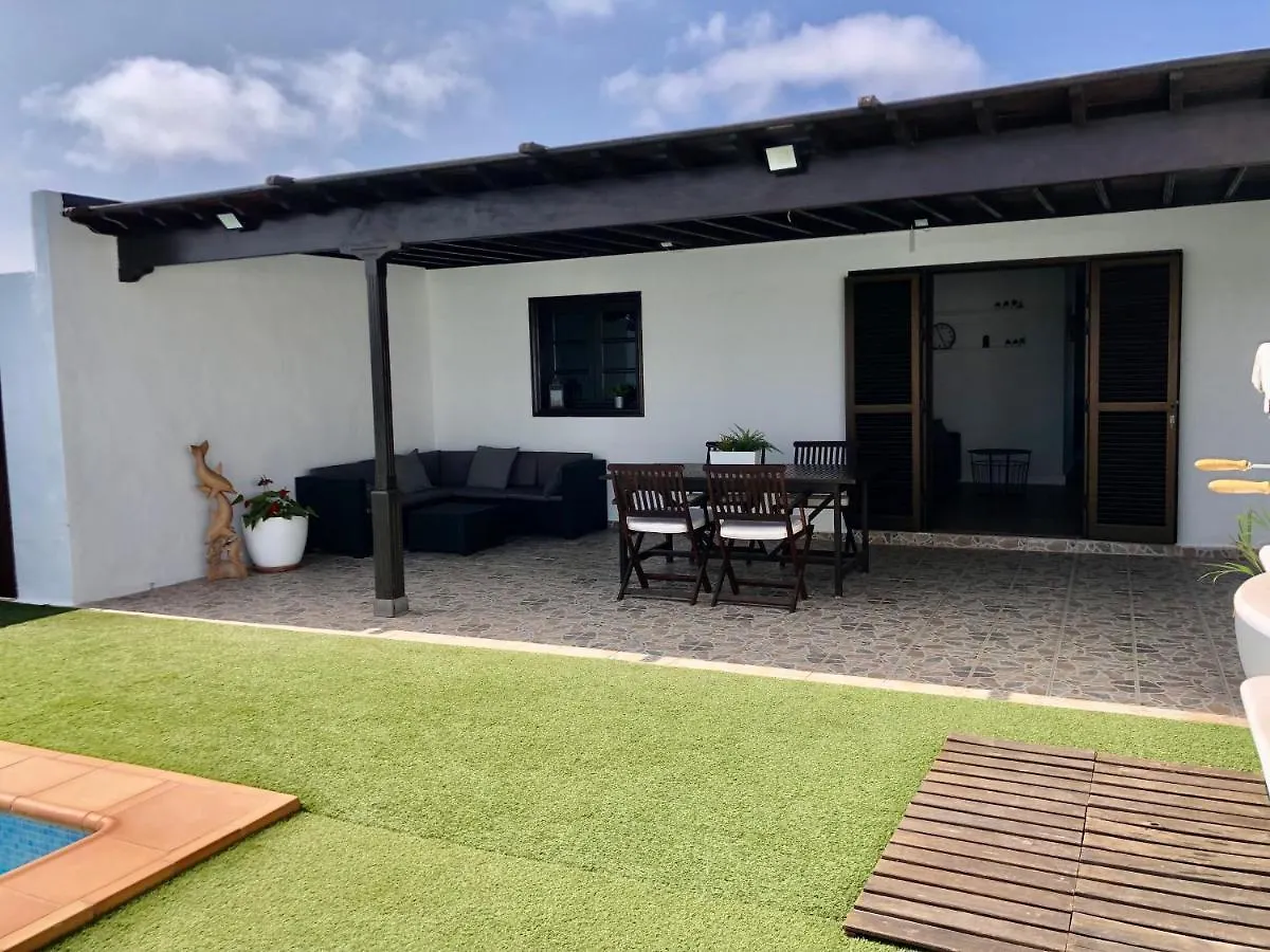 טינאחו Villa Miriam